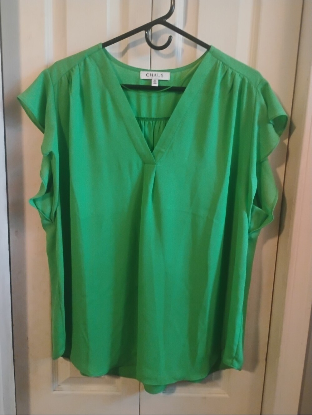 Chaus Green V-Neck Sleeveless Blouse
